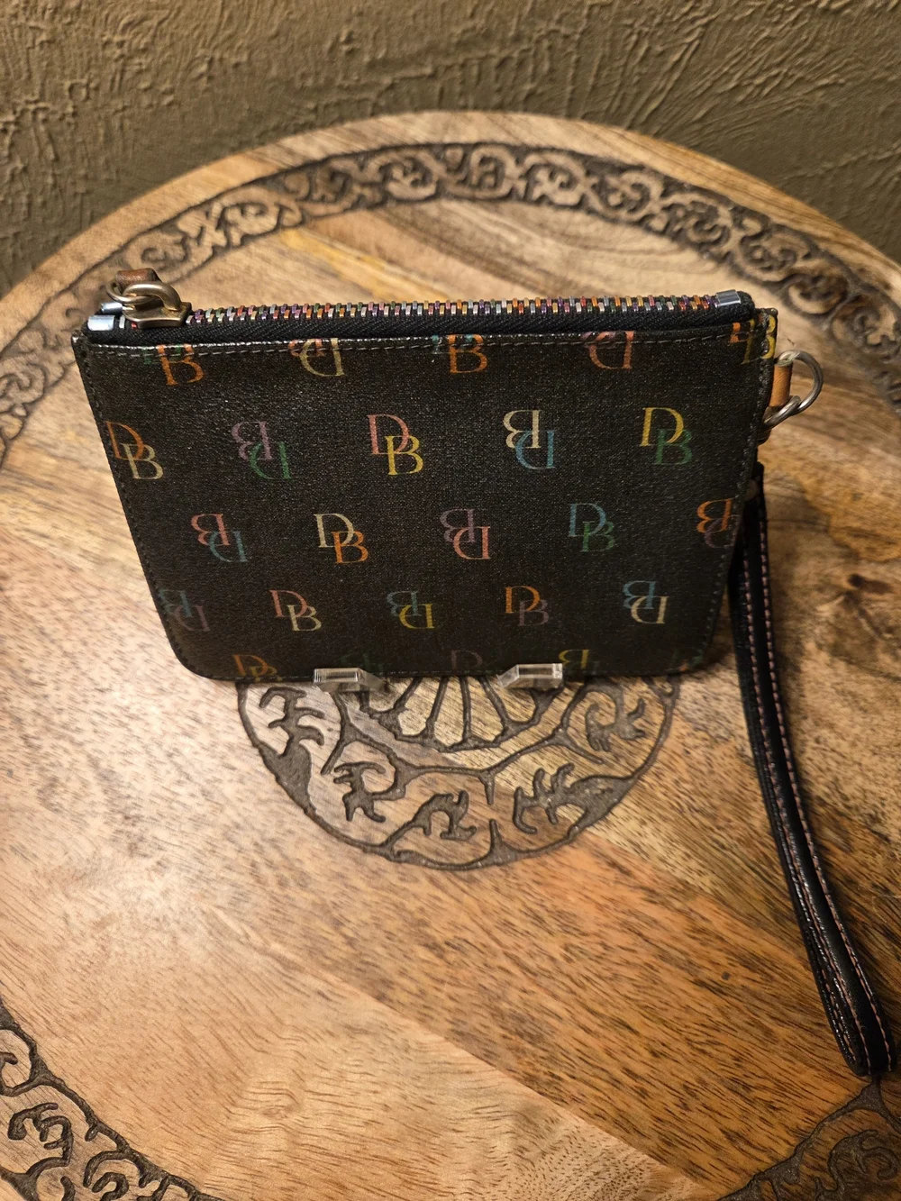 Dooney & Bourke compact dooney